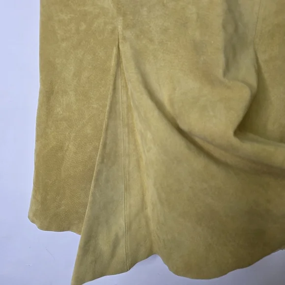 Danier genuine leather Suede mustard flare skirt - Picture 2 of 14